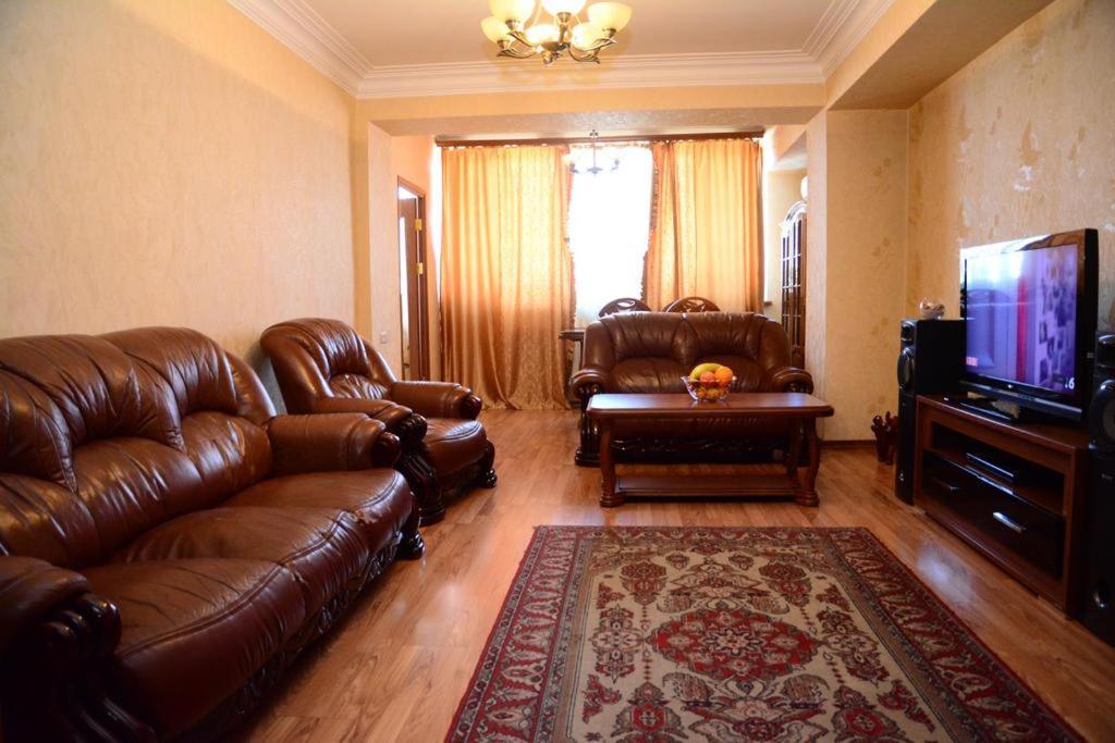 Lesi Apartament Jerevan Exteriör bild
