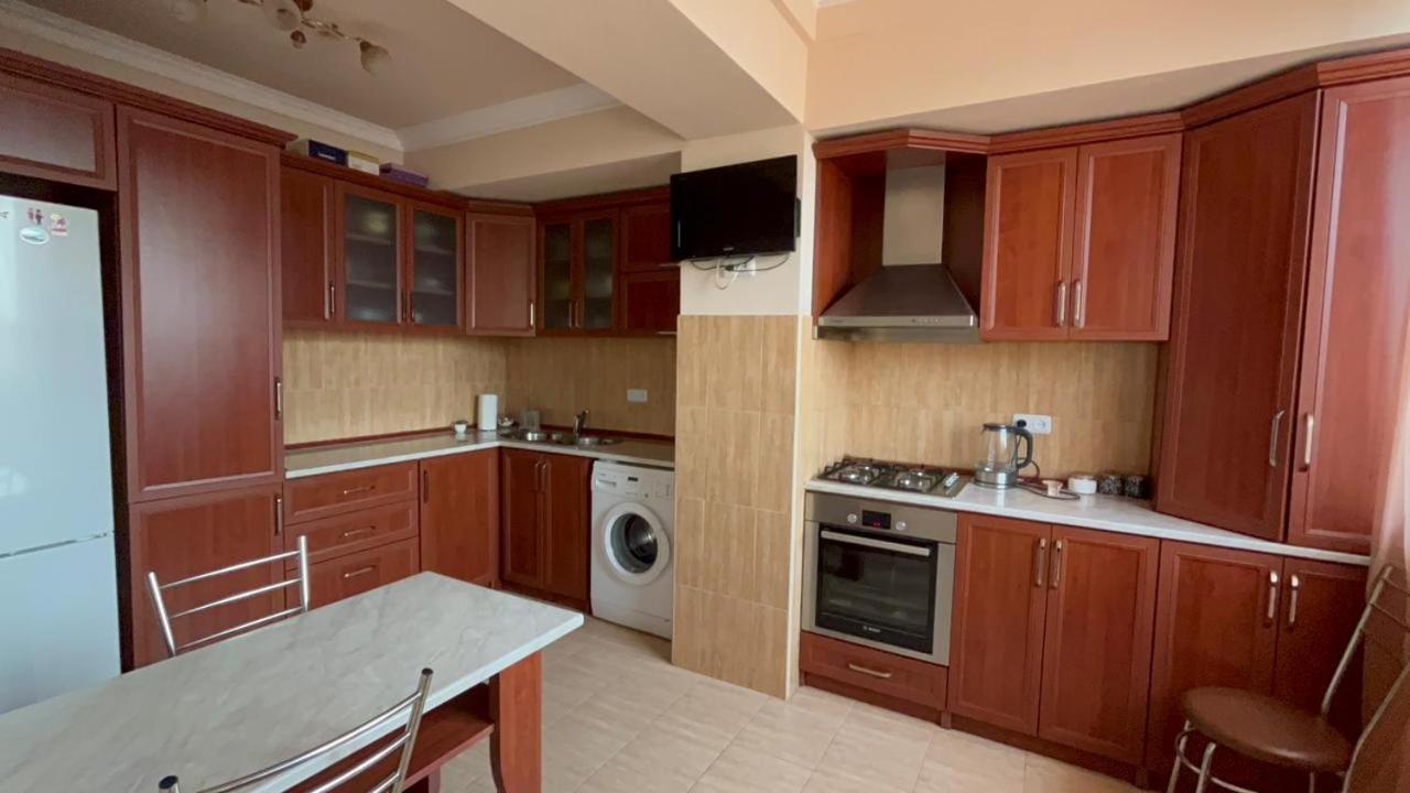 Lesi Apartament Jerevan Exteriör bild